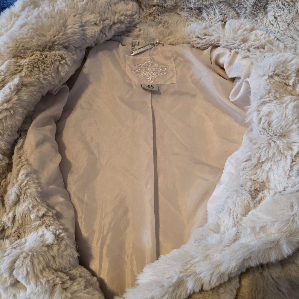 Faux Fur  Jacket Plush Soft Cozy Outerwear - JouJou - Picture 4 of 9